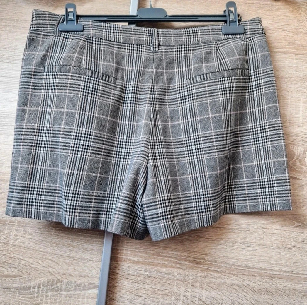 Falda corta. – photo 2